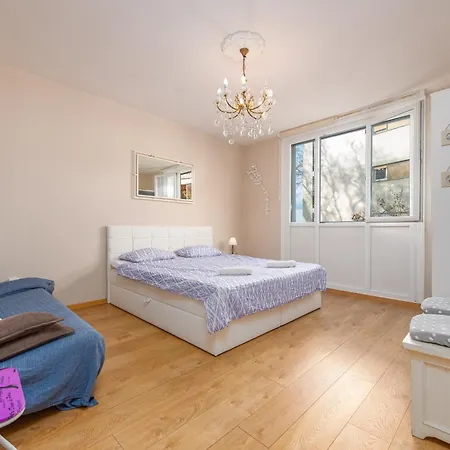 アパート Oasis With Sea View ザダル